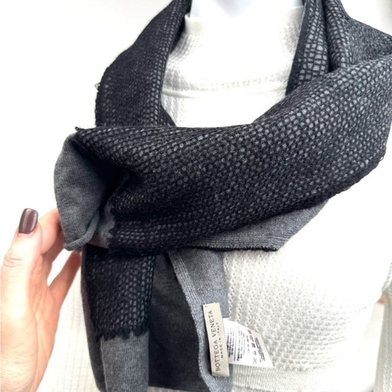 Bottega Veneta Bottega Veneta Rare grey scarf w/ black mesh Size ONE SIZE - 1 Thumbnail