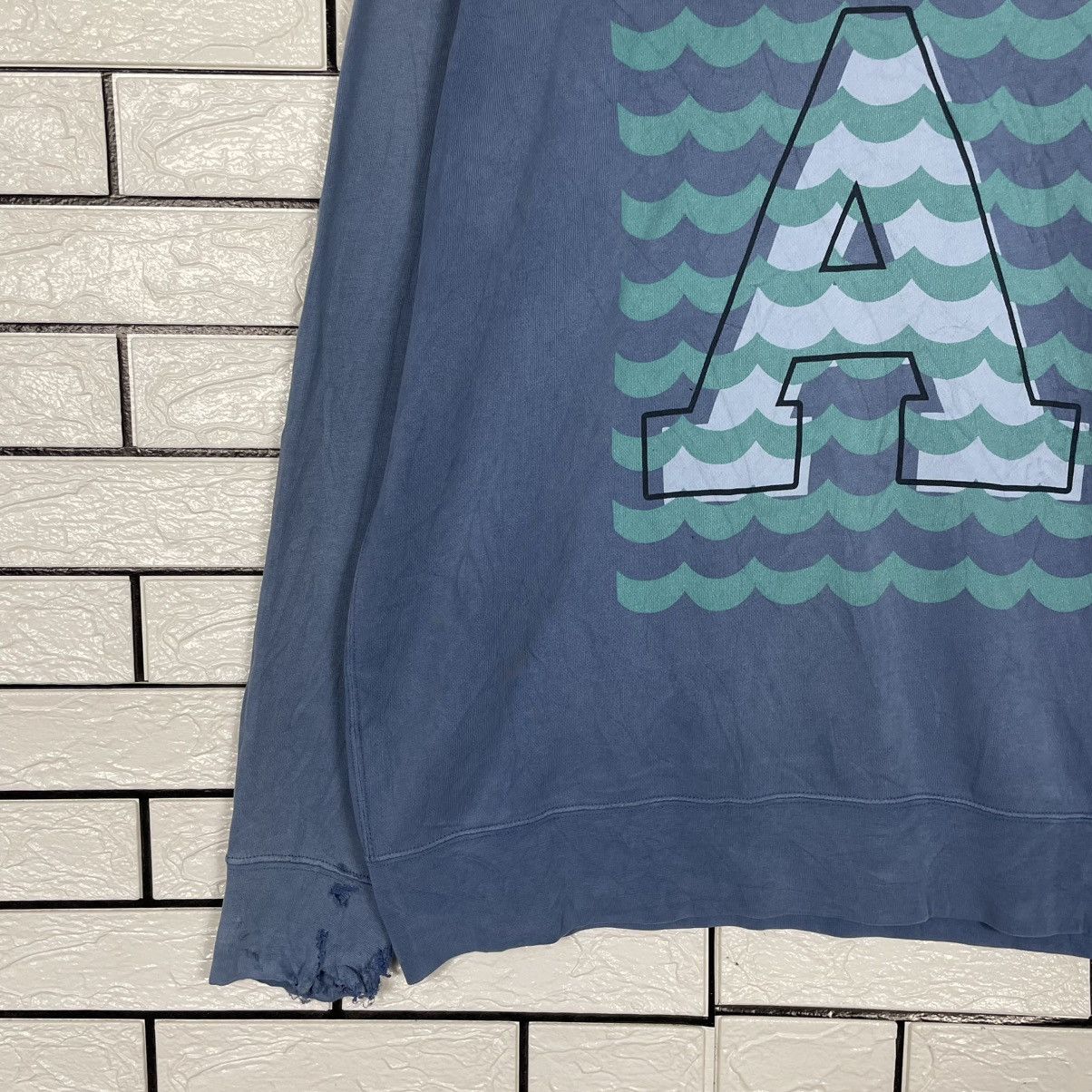 Uniqlo Uniqlo x Almond Surfboard Crewneck Sweatshirt Size US L / EU 52-54 / 3 - 3 Thumbnail
