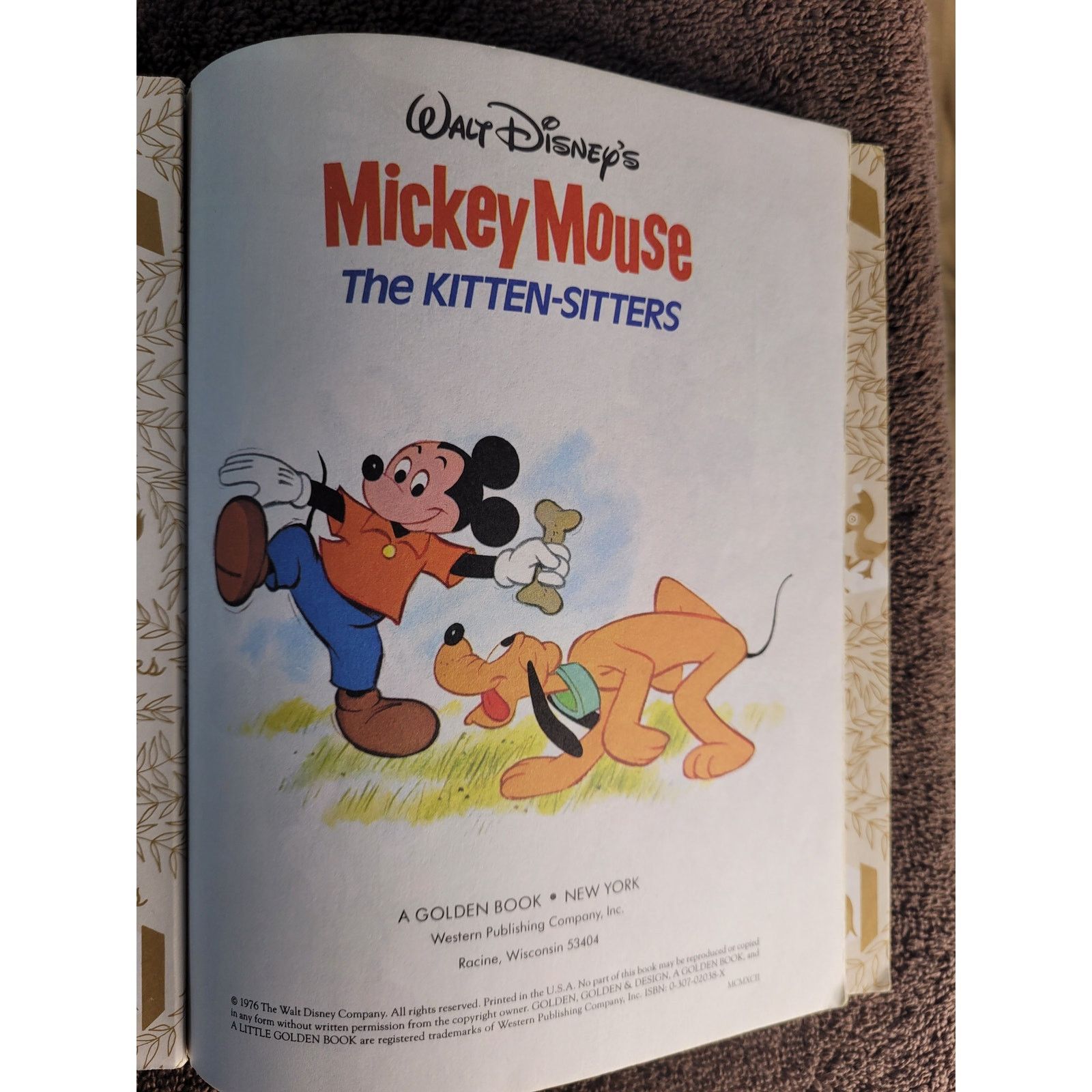 Disney Mickey Mouse "The Kitten Sitters" Book Vintage 1976 Size ONE SIZE - 4 Thumbnail