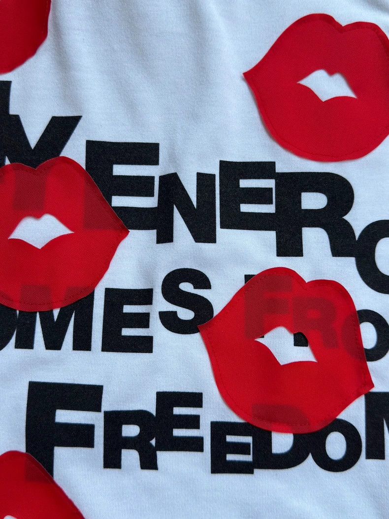 Comme des Garcons Comme Des Garcons Lips printed vest 2505-Nextarrow Size US S / EU 44-46 / 1 - 6 Thumbnail