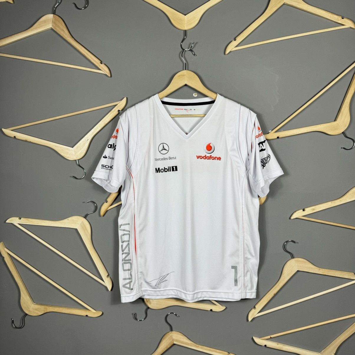 Mercedes-Benz Vintage Vodafone McLaren Mercedes #1 Alonso Racing Jersey Size US L / EU 52-54 / 3 - 1 Thumbnail