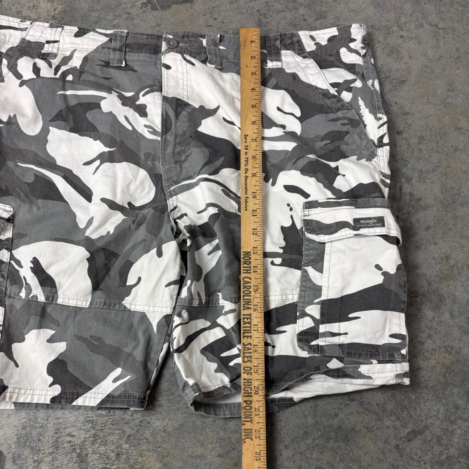 Vintage × Wrangler Y2K Baggy Camo Cargo Shorts Size US 44 / EU 60 - 5 Thumbnail