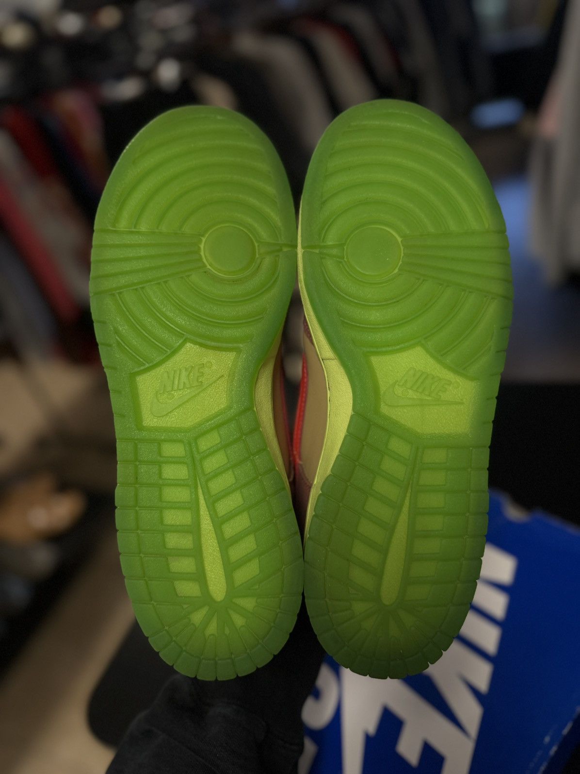 Nike Nike Dunk Low Premium SB Toxic Sea Robbin Size 11 Men’s Size US 11 / EU 44 - 16 Thumbnail
