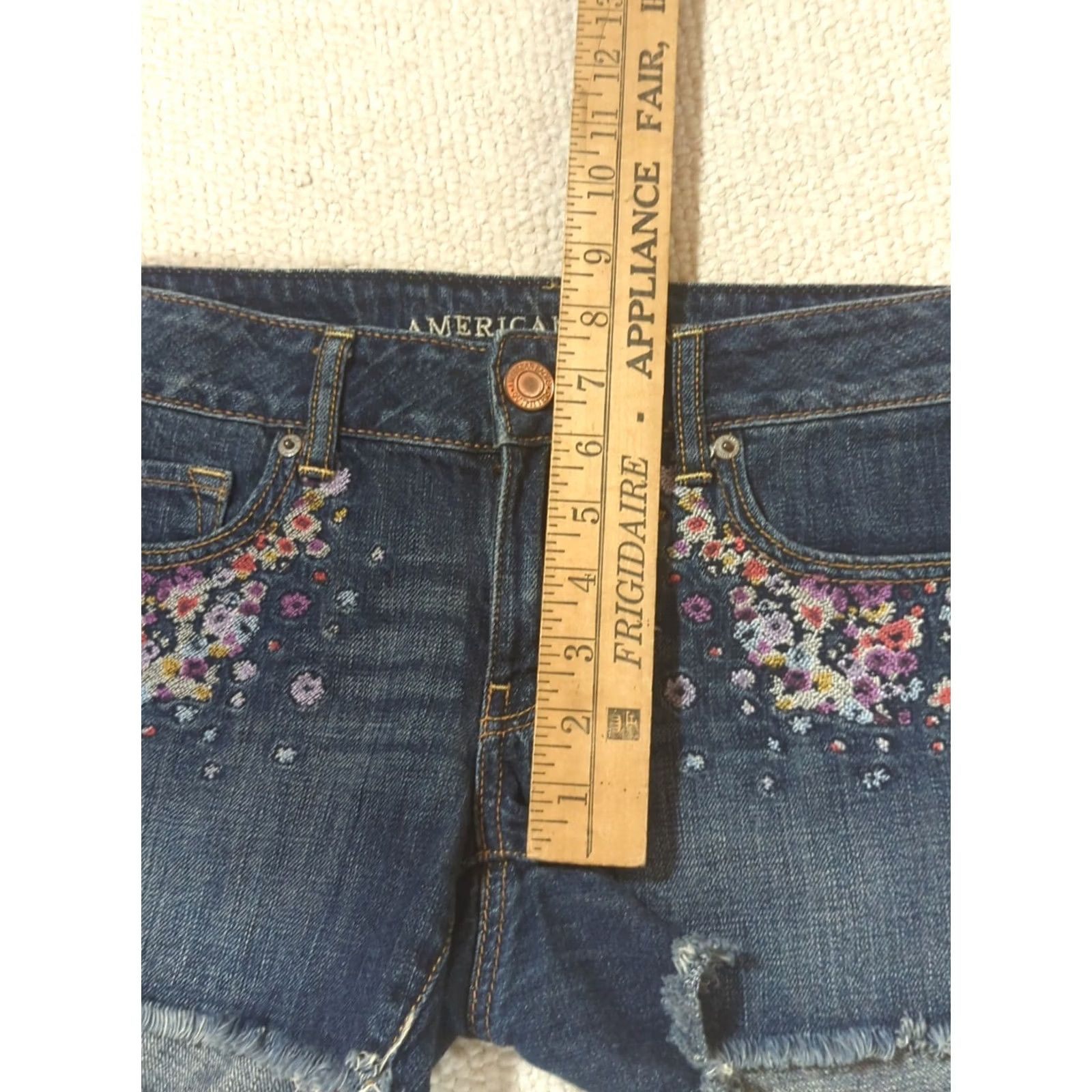 American Eagle Outfitters American Eagle Outfitters Women Denim Jean Shorts Size 8 Low Rise Embroidered Flowers Medium Wash Blue Casual Party Travel Summer Cotton Size 30" / US 8 / IT 44 - 7 Thumbnail