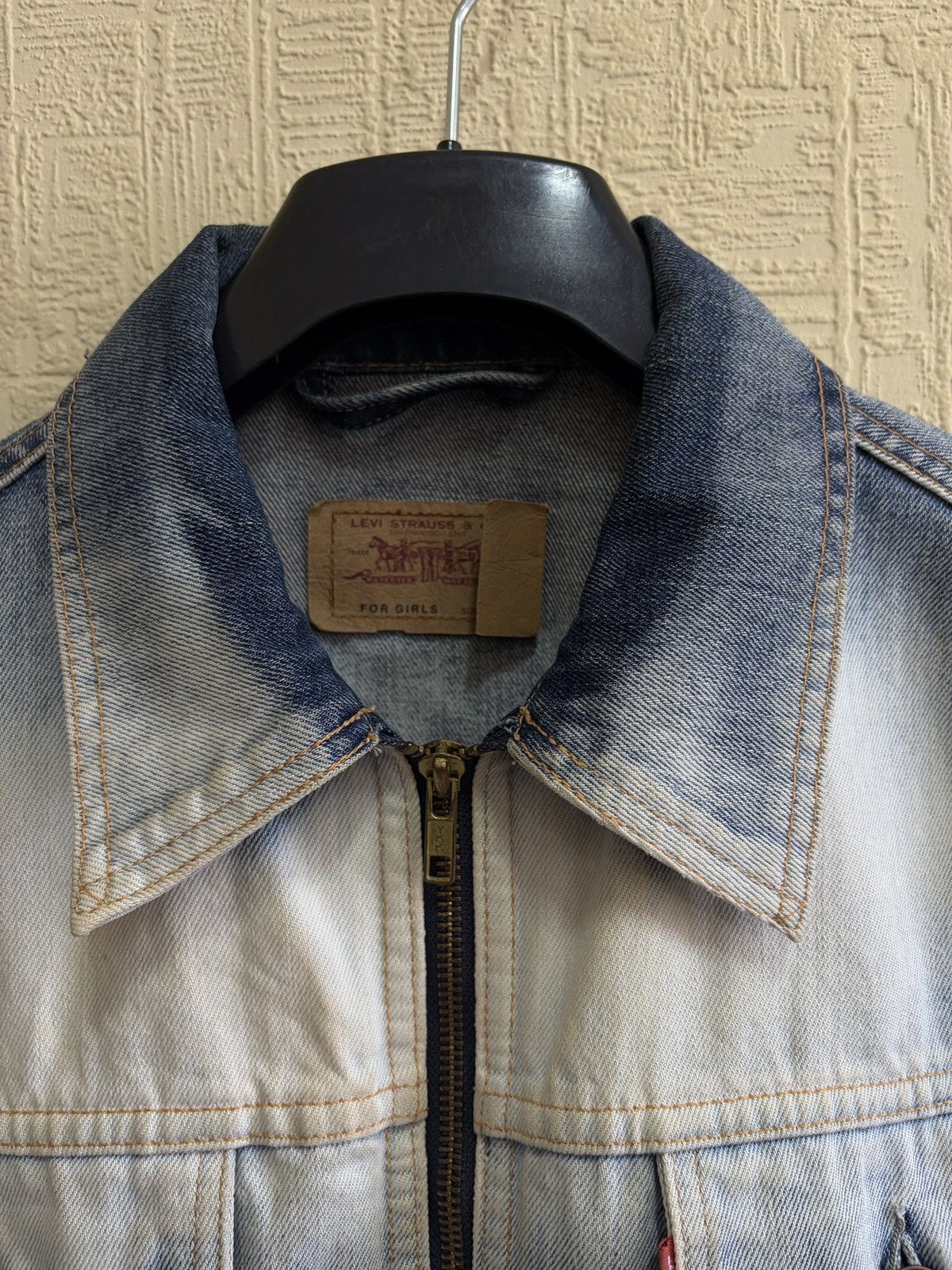 Levi's Vintage Clothing Levi's Girls Ombre Dip Dye Denim Trucker Jacket Blue/White L Size L / US 10 / IT 46 - 3 Thumbnail