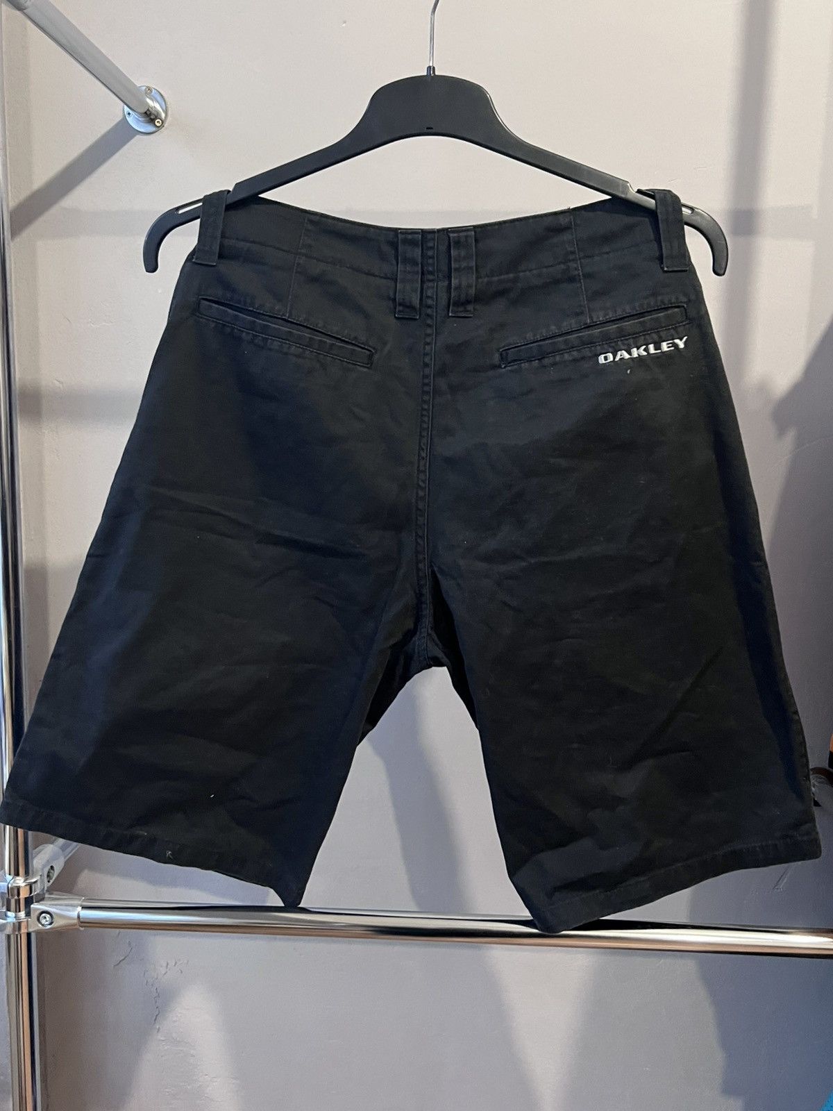 Oakley Oakley Black Solid Shorts Mini Logo Button Closure Men’s 33 Size US 33 - 2 Thumbnail