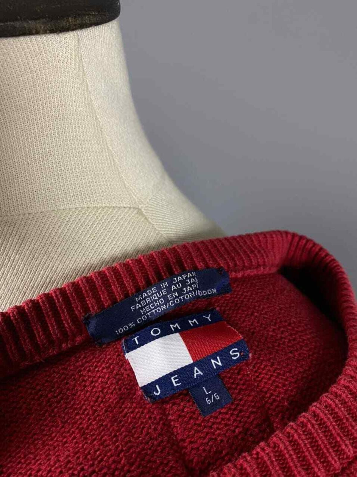 Tommy Hilfiger Vintage Tommy Hilfiger Jeans Crew Neck Sweater Size L Size US L / EU 52-54 / 3 - 10 Thumbnail