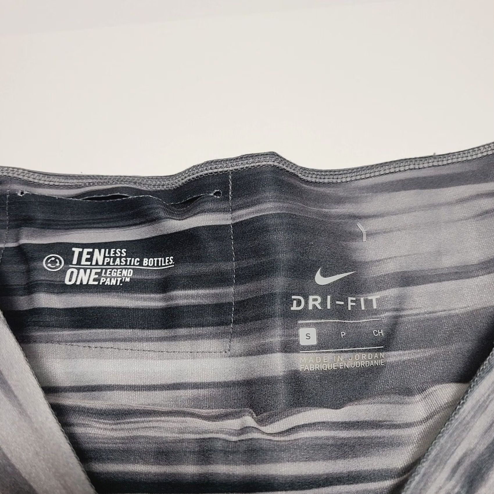 Nike Nike Dri-Fit Legend 2.0 Swift Capri Pant Leggings Women’s S Activewear Grey Size 28" / US 6 / IT 42 - 3 Thumbnail