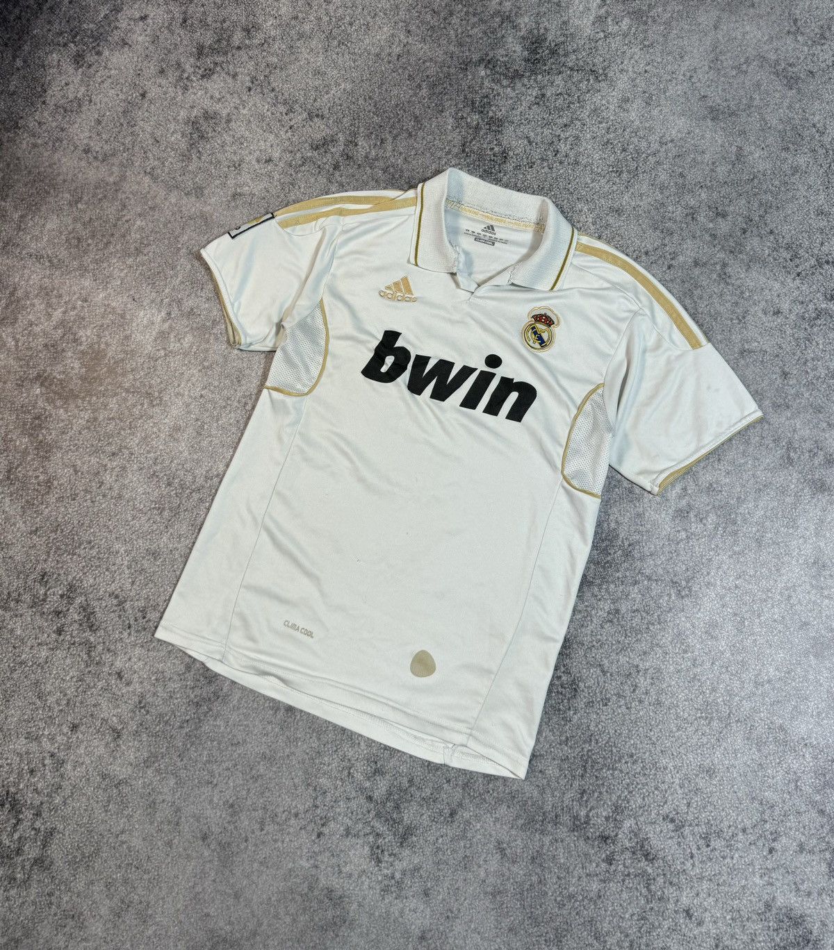 Vintage Style Adidas Real Madrid 9 Benzema Soccer Jersey Blokecore Size US M / EU 48-50 / 2 - 1 Thumbnail