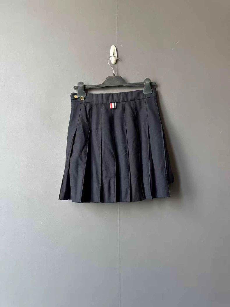 Thom Browne Thom Browne A wool pleated skirt Size 27" / US 4 / IT 40 - 2 Thumbnail