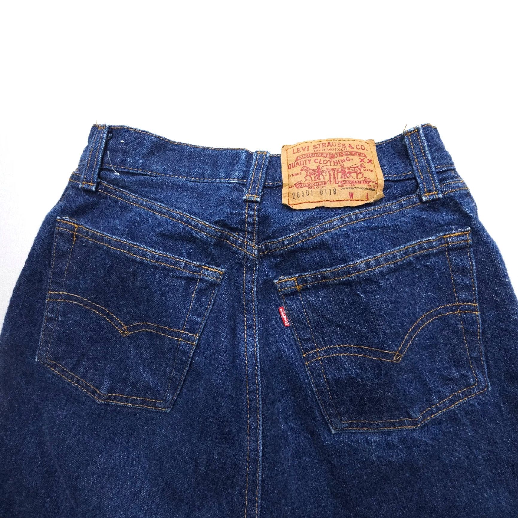 Levi's VINTAGE Levi's 501 Button Fly Jeans Womens Size 9 Dark Wash 80s 90s USA Blue Denim Jeans Regular fit 5-Pocket Design Mens Womens Girls Boys Size 30" / US 8 / IT 44 - 3 Thumbnail