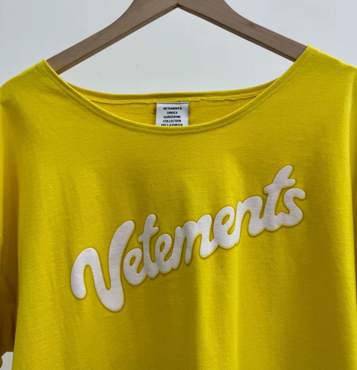 Vetements Yellow Foam Logo Short Sleeve 2412-Nextarrow