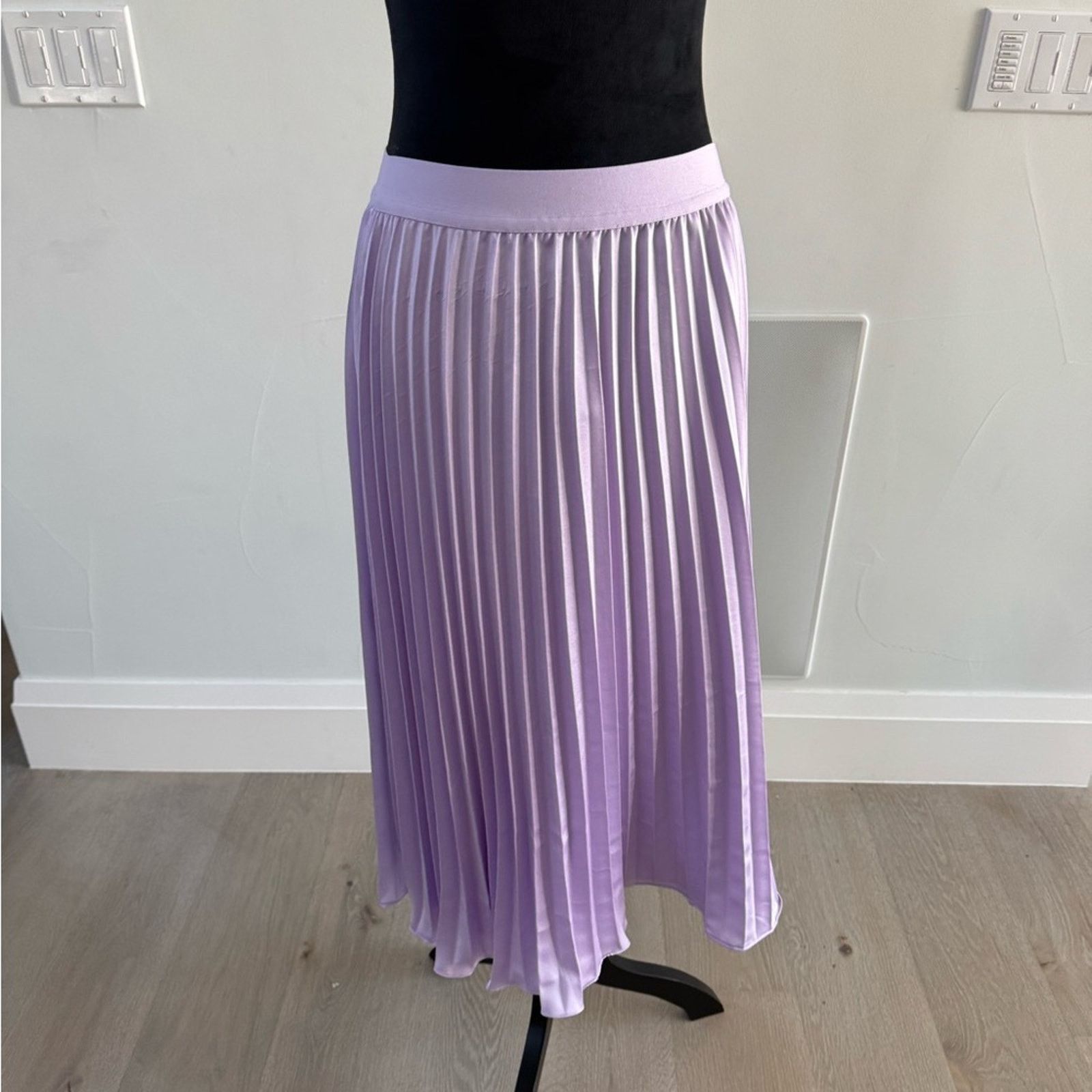 Other New Lavender Pleated Skirt size M/L Size 27" / US 4 / IT 40 - 4 Thumbnail