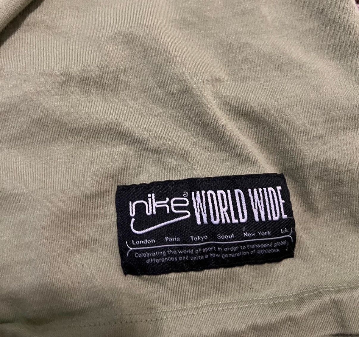 Nike Nike Worldwide Longsleeve 💚 🌍 Size US XL / EU 56 / 4 - 5 Thumbnail
