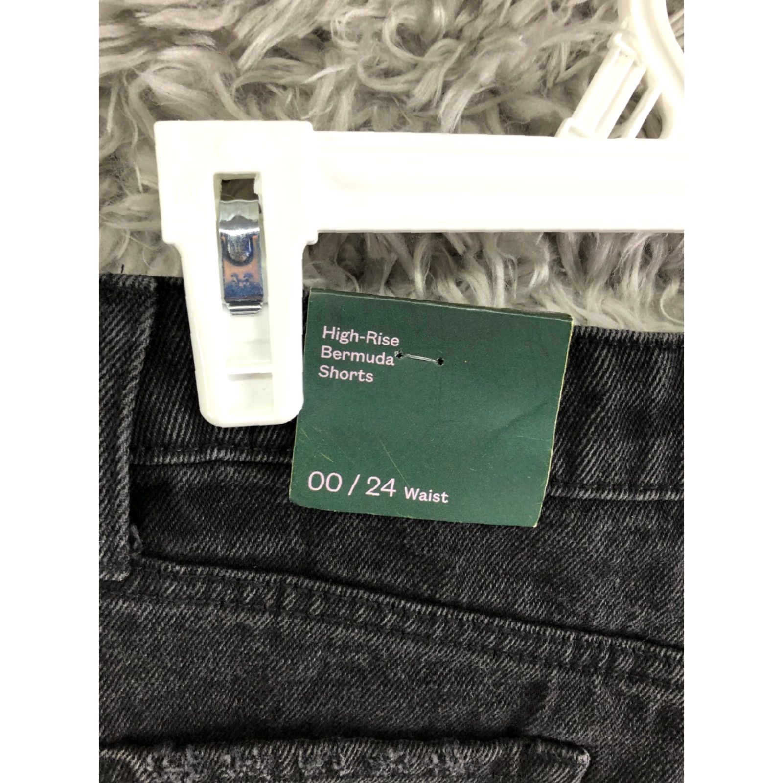 Vintage Wild Fable High Rise Bermuda Button Fly Shorts Womens Size 00 Black Denim Size 24" / US 00 / IT 34 - 6 Thumbnail