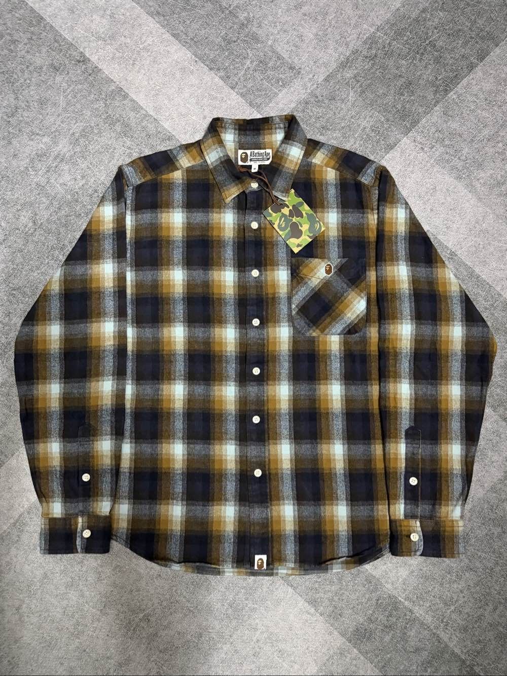Bape A BATHING APE Plaid Button Up Shirt Size M Size US M / EU 48-50 / 2 - 1 Thumbnail