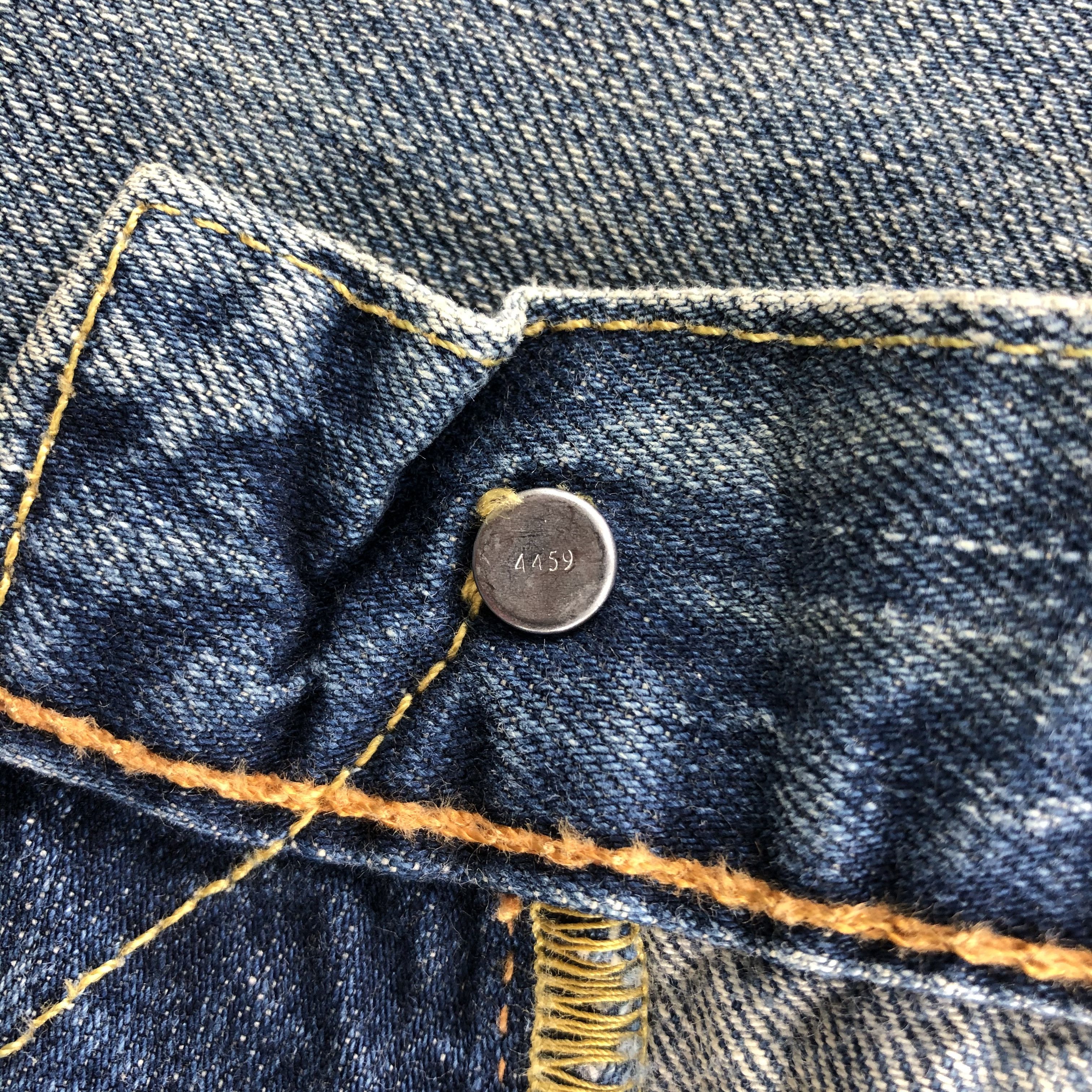 Levi's Vintage Blue Wash Levis 501 Jeans-J1902 Size US 35 - 12 Thumbnail