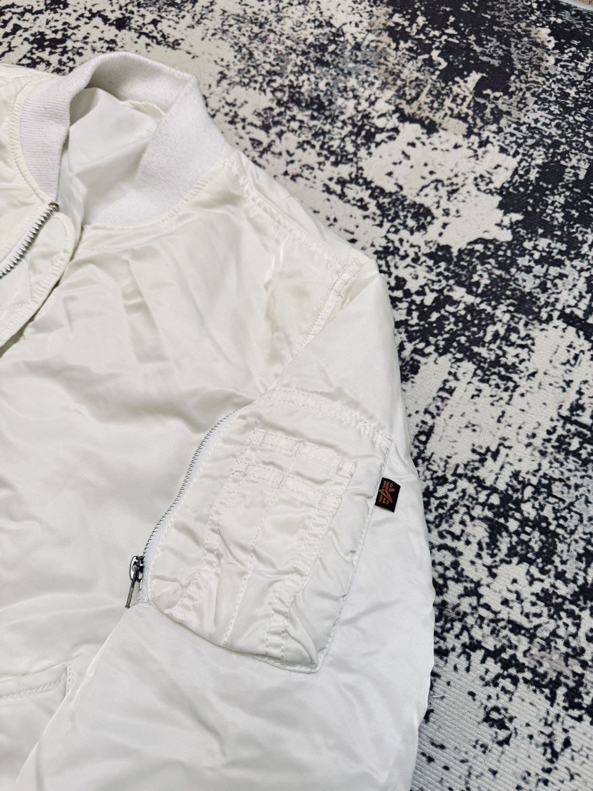 Alpha Industries Alpha Industries Bomber Jacket Size S reverse y2k vintage Size US S / EU 44-46 / 1 - 3 Thumbnail