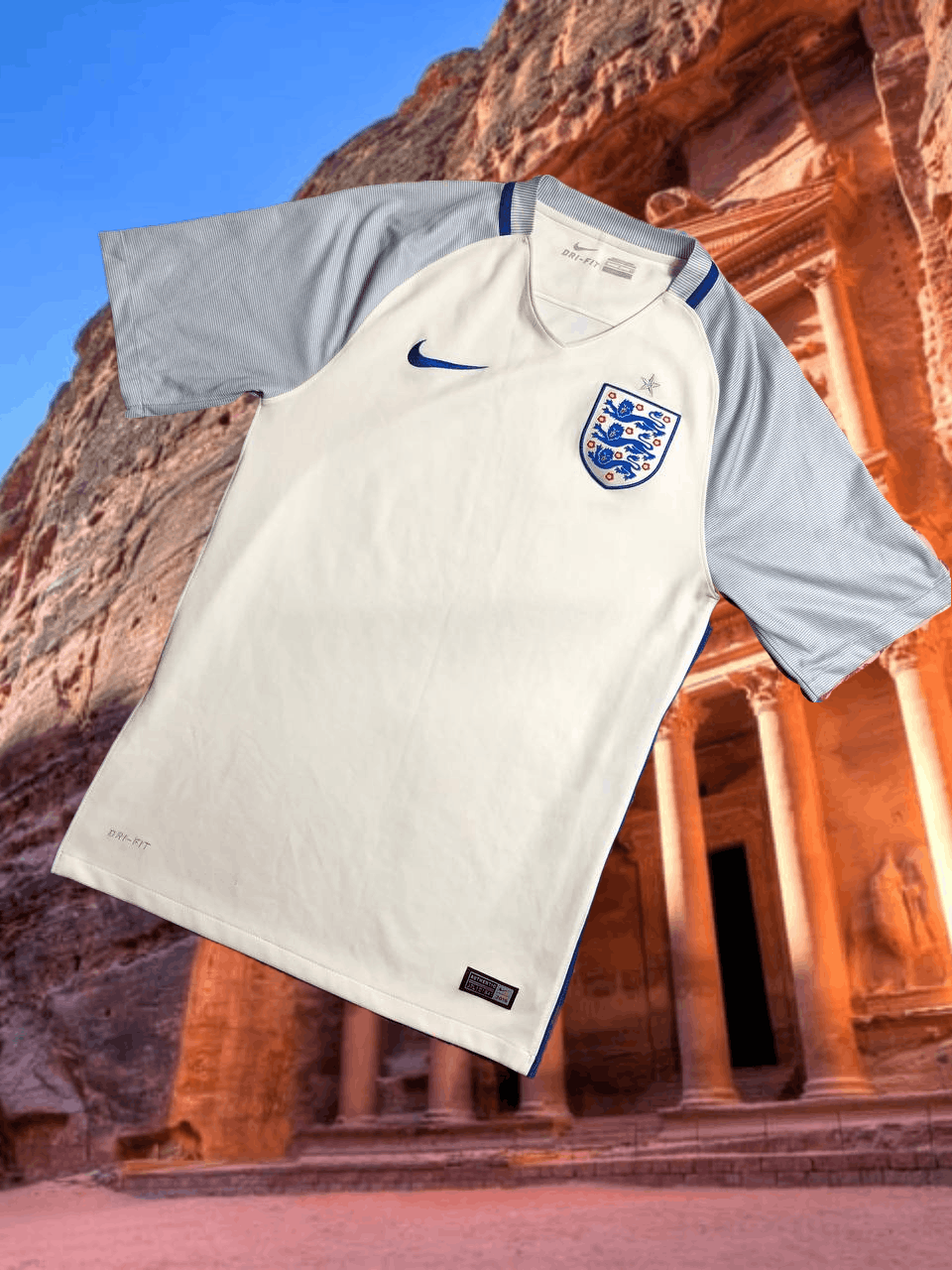 Nike T-Shirt Nike Jerseys DRI-FIT football EnglandY2K Vintage Size US S / EU 44-46 / 1 - 1 Thumbnail