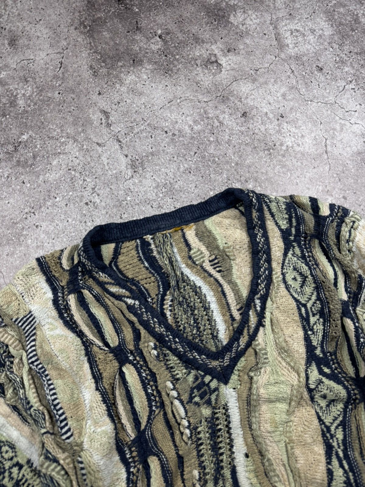 Japanese Brand Vintage Avantgarde Coogi Style Knit Sweater V neck Y2K Japan Size US M / EU 48-50 / 2 - 4 Thumbnail