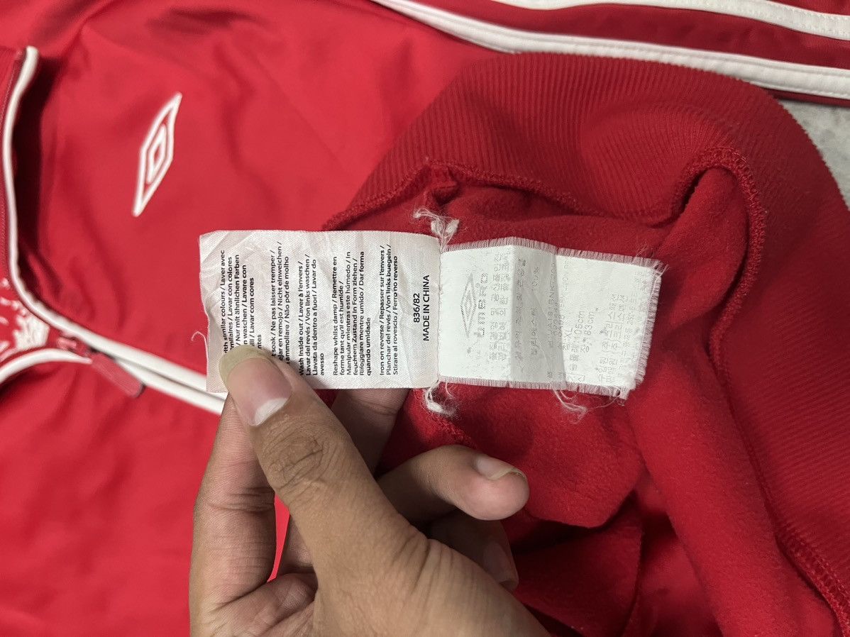 Umbro Vtg Y2k Umbro Tracktop Size US L / EU 52-54 / 3 - 10 Thumbnail