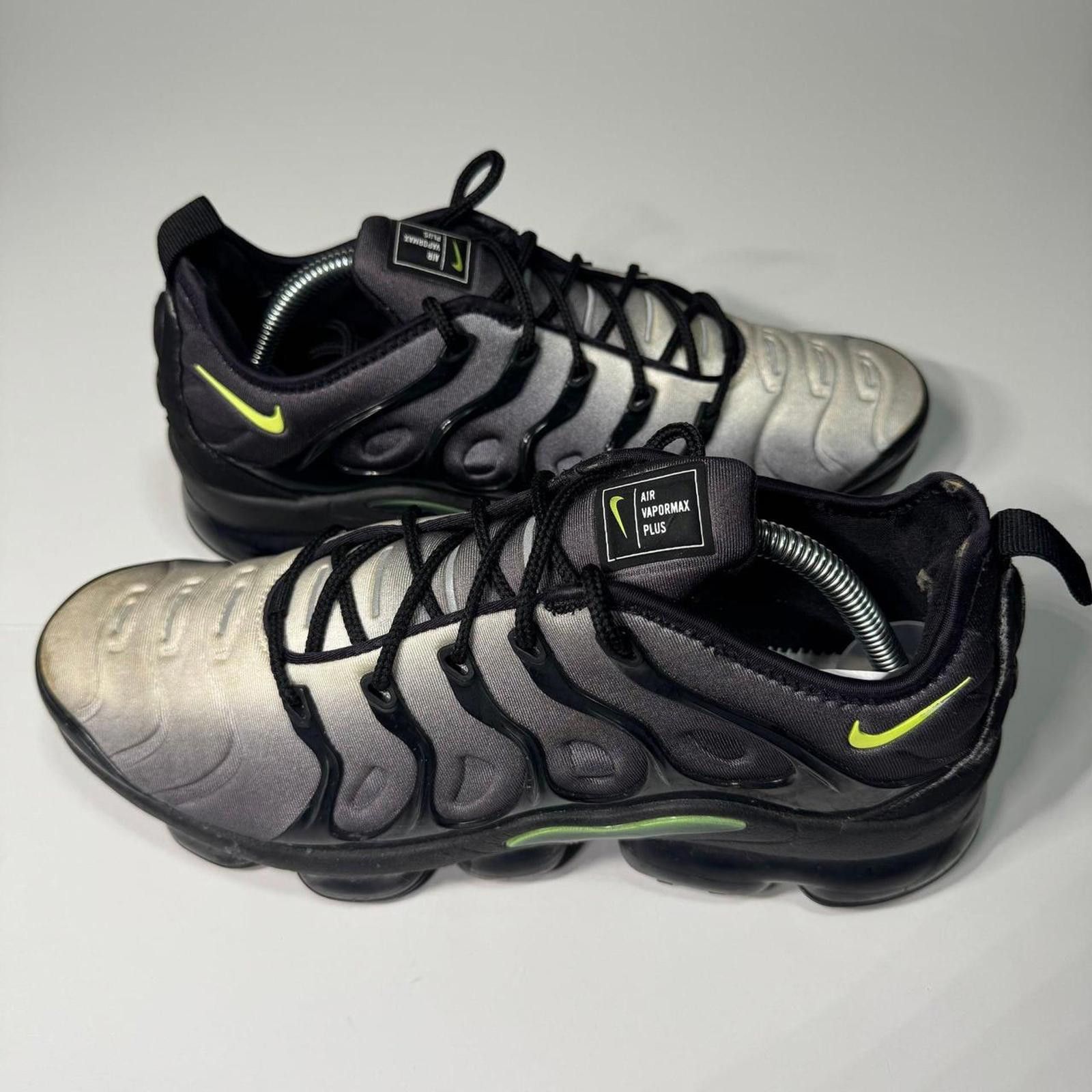 Nike Nike Sneaker Men's 10 Neon VaporMax Plus Black Volt Size US 10 / EU 43 - 6 Thumbnail
