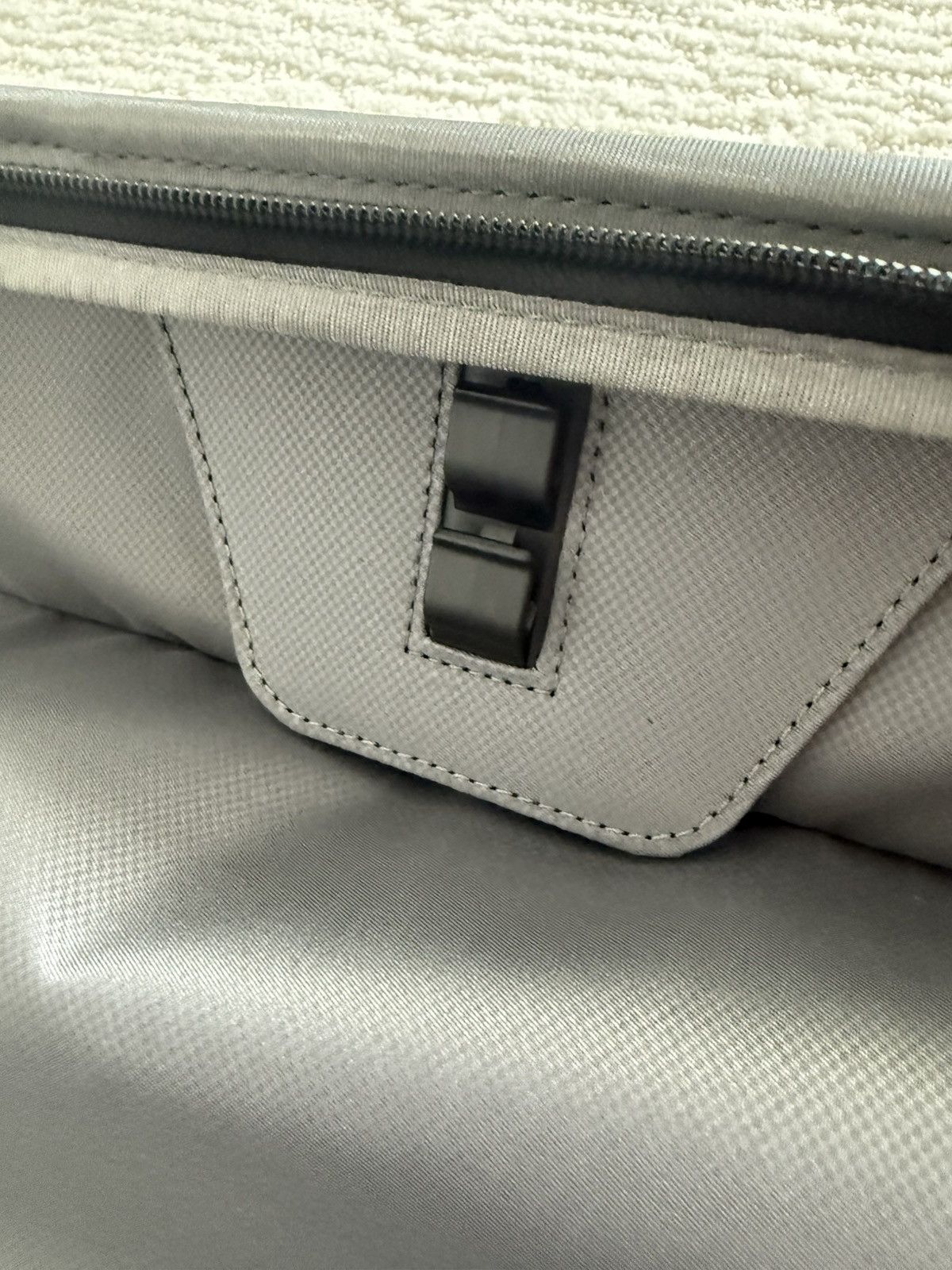 Tumi NWT Tumi Extended Trip Expandable 4 wheel suitcase $1350 Size 32 - 20 Thumbnail