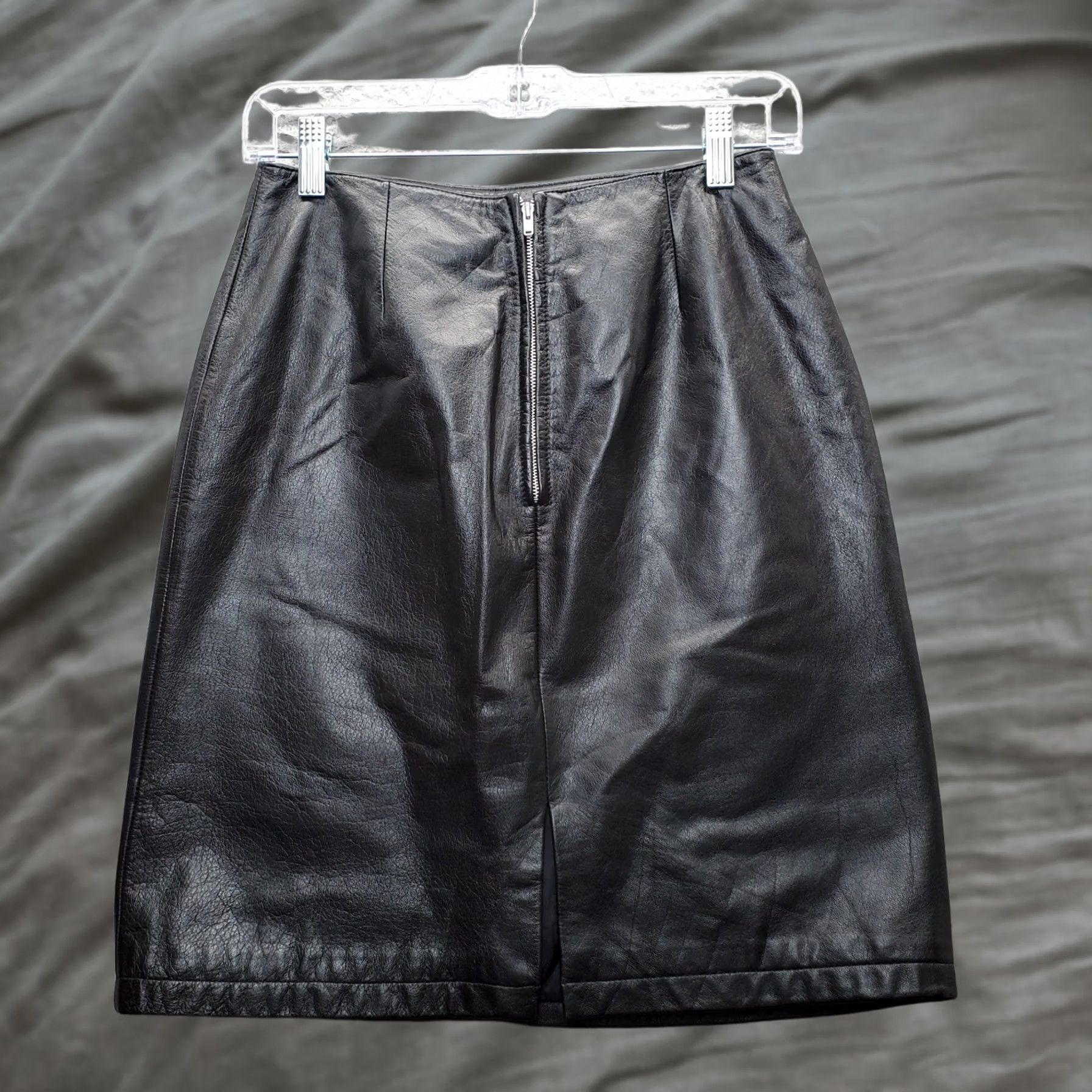 Vintage Maxima Womens Pencil Skirt 4 Black Leather Zipper Back Vent 90s Y2K Vintage? Size 27" / US 4 / IT 40 - 1 Thumbnail