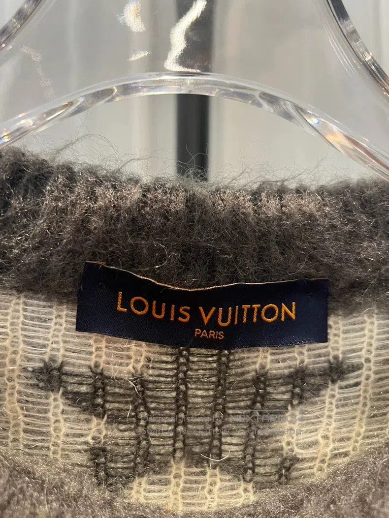 Louis Vuitton Louis Vuitton mohair star sweater. Size US L / EU 52-54 / 3 - 4 Thumbnail