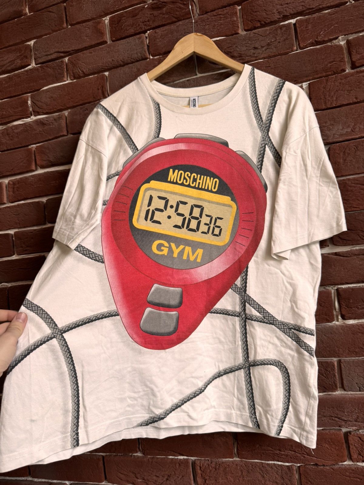Moschino Vintage 00s Moschino Gym Stopwatch Tshirt S Streetwear Size US L / EU 52-54 / 3 - 2 Thumbnail