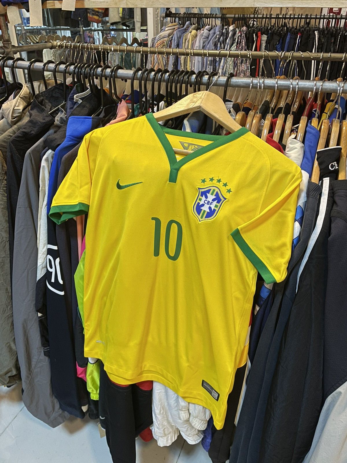 Nike 2014 Brazil Home Kit NEYMAR10 Size US L / EU 52-54 / 3 - 2 Thumbnail