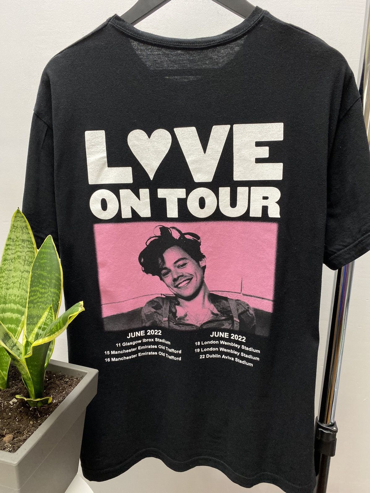 Band Tees Harry Styles Love on Tour 2022 T Shirt Size US XL / EU 56 / 4 - 15 Thumbnail
