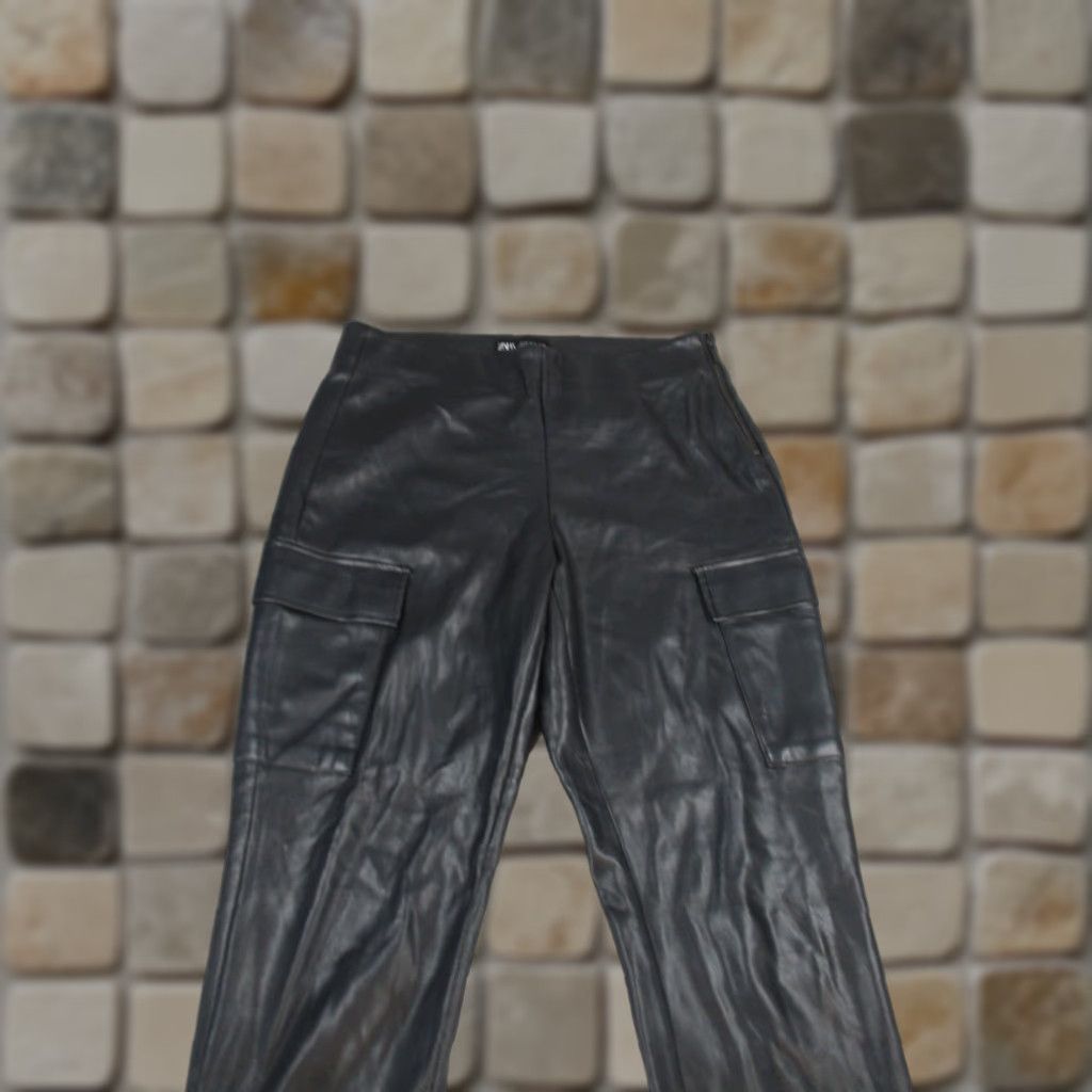 Zara Zara Leggings Women's Medium Black Faux Leather Cargo Side Zip Pants Skinny Cargo Zip Black M Women Size 32" / US 10 / IT 46 - 1 Thumbnail