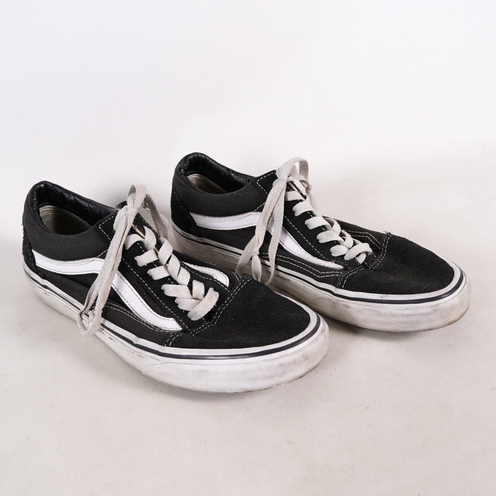 Vans Vans Off The Wall Athletic Skate Shoe Casual Sneaker Men 5.5 Size US 5.5 / EU 38 - 1 Thumbnail