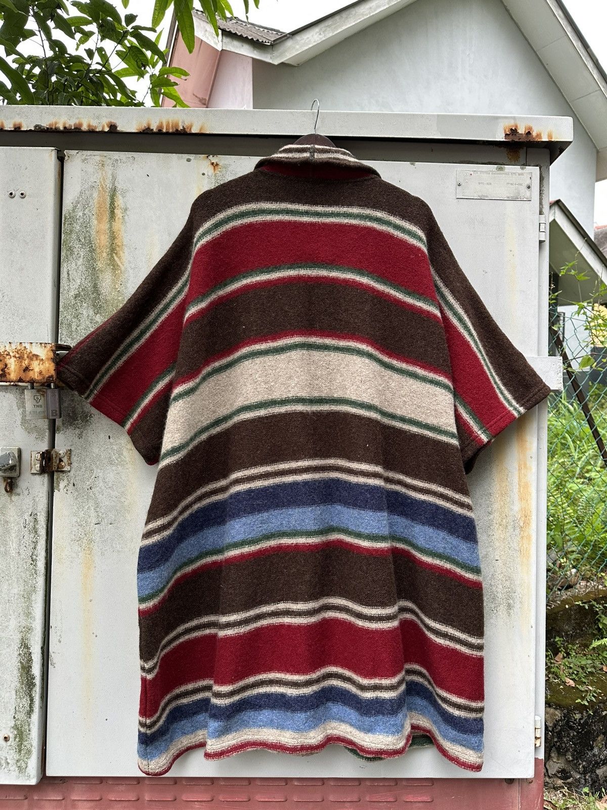 United Colors Of Benetton United Colors Of Benetton 100% Pure Wool Cloak Made In Italy Size US XL / EU 56 / 4 - 9 Thumbnail
