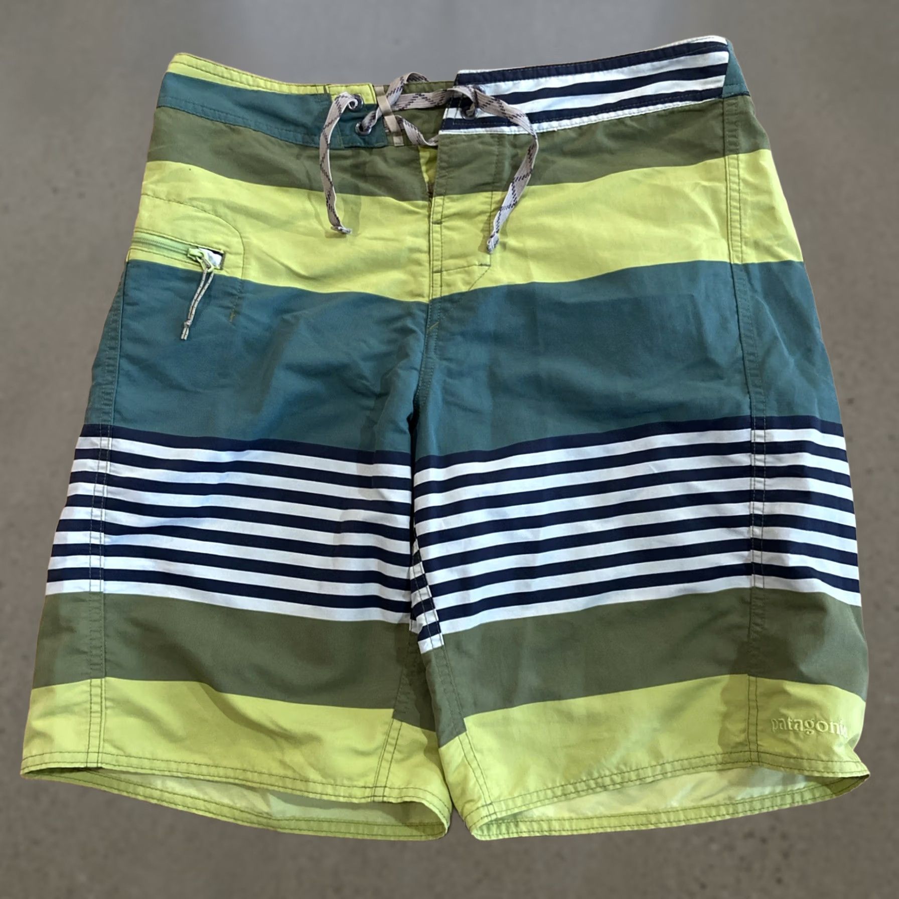 Patagonia PATAGONIA Boardshorts Green 19-inch Stretch Planing Sz-30 Men XS? No, size 30, Regular Size US 30 / EU 46 - 1 Thumbnail