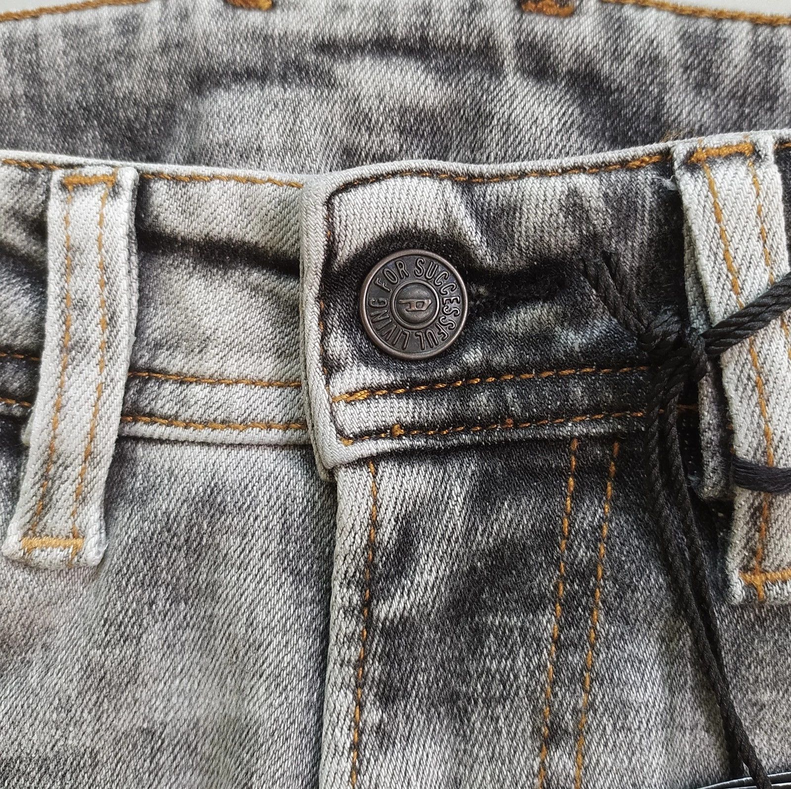 Diesel Diesel 1979 SLEENKER-R L.32 MENS JEANS SLTP/9749 Size US 30 / EU 46 - 3 Thumbnail