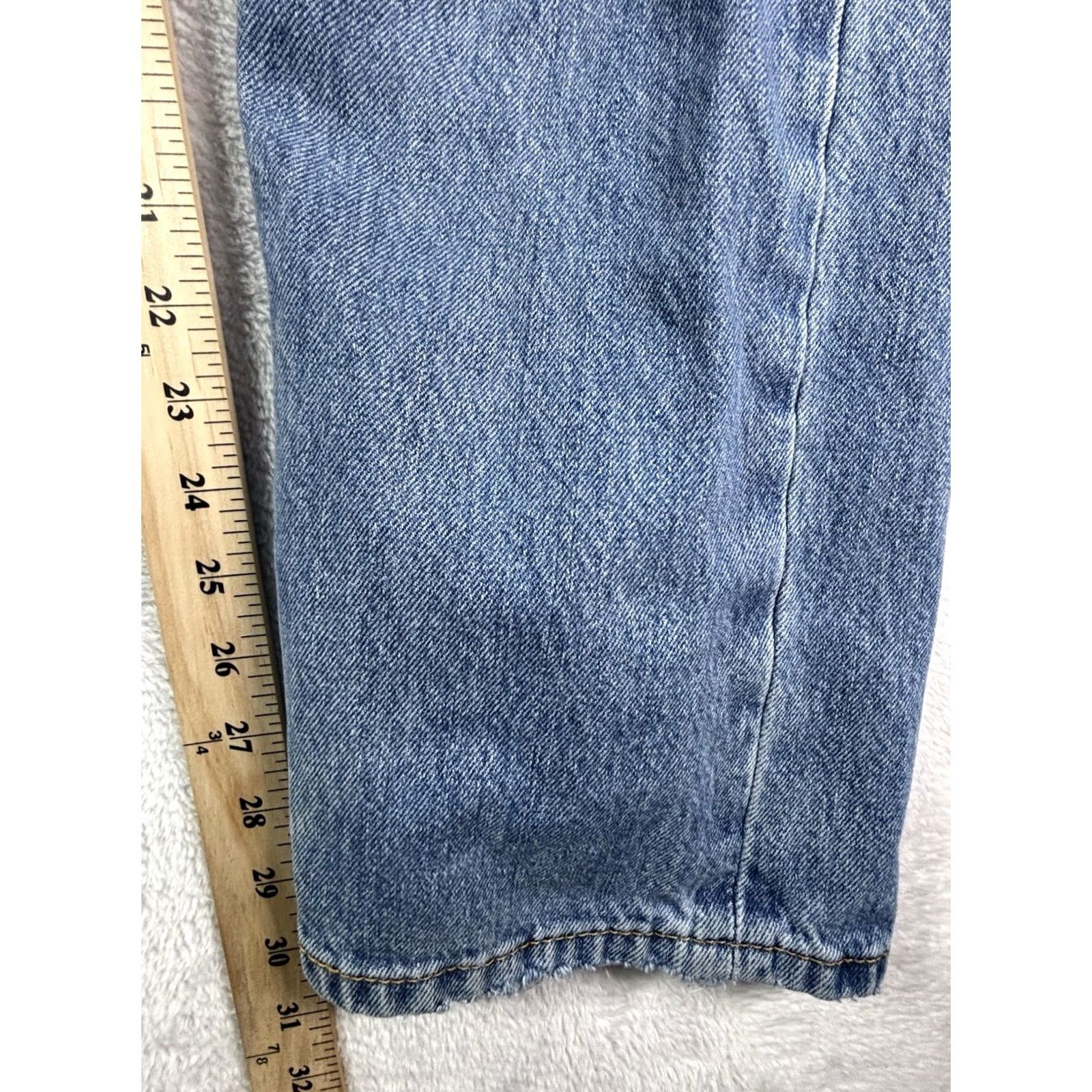 Denime Levis 505 Jeans Mens 34x32 Medium Wash Straight Leg Denim Cotton Button Zip Pocket Logo Vintage No Size US 34 / EU 50 - 4 Thumbnail
