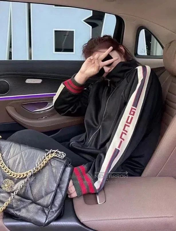 Gucci gucci black logo jacket with side stripes. Size US M / EU 48-50 / 2 - 4 Thumbnail