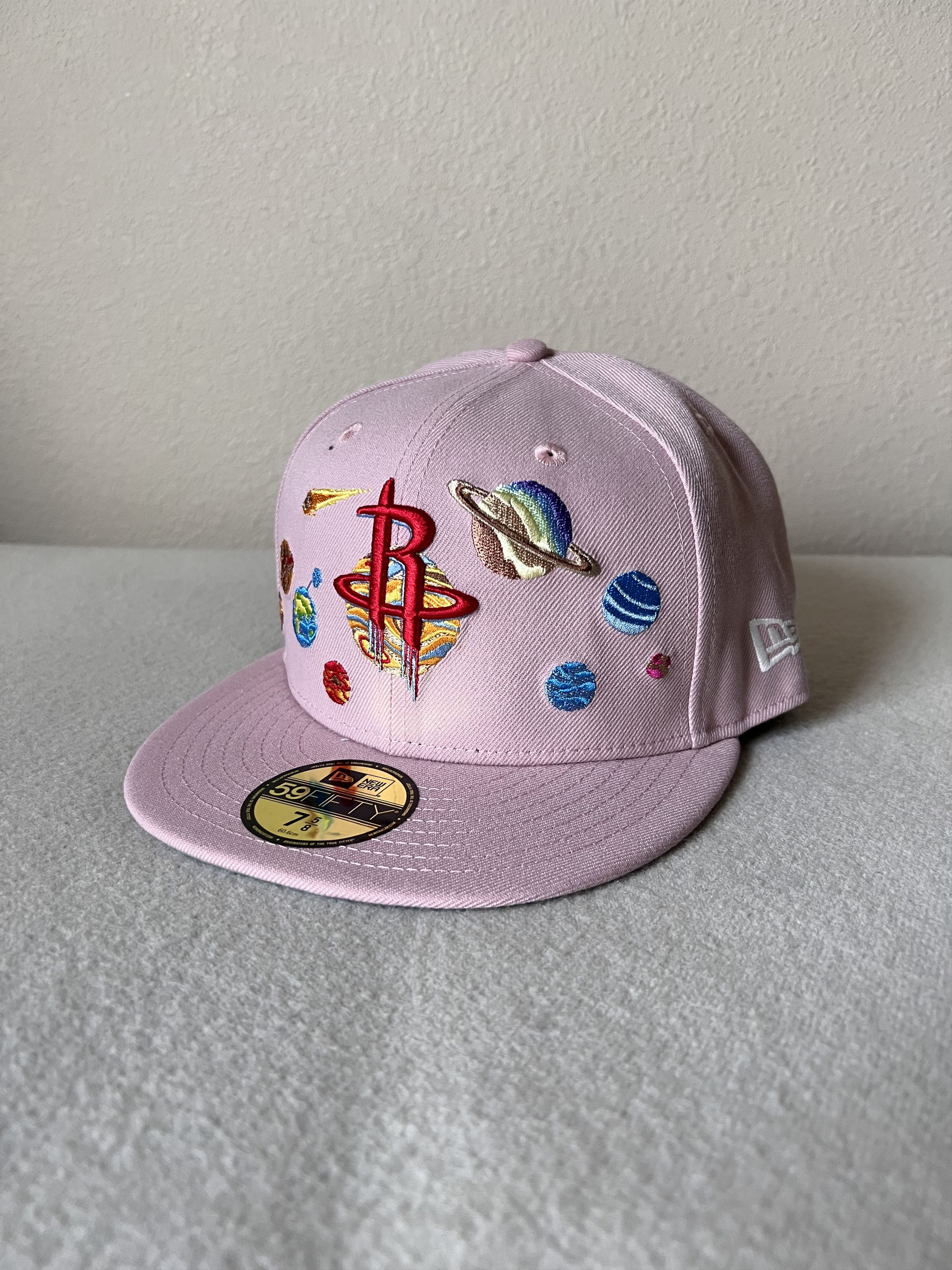image of 7 5/8 New Era Houston Rockets 59Fifty Solar Hat In Pink, Men's