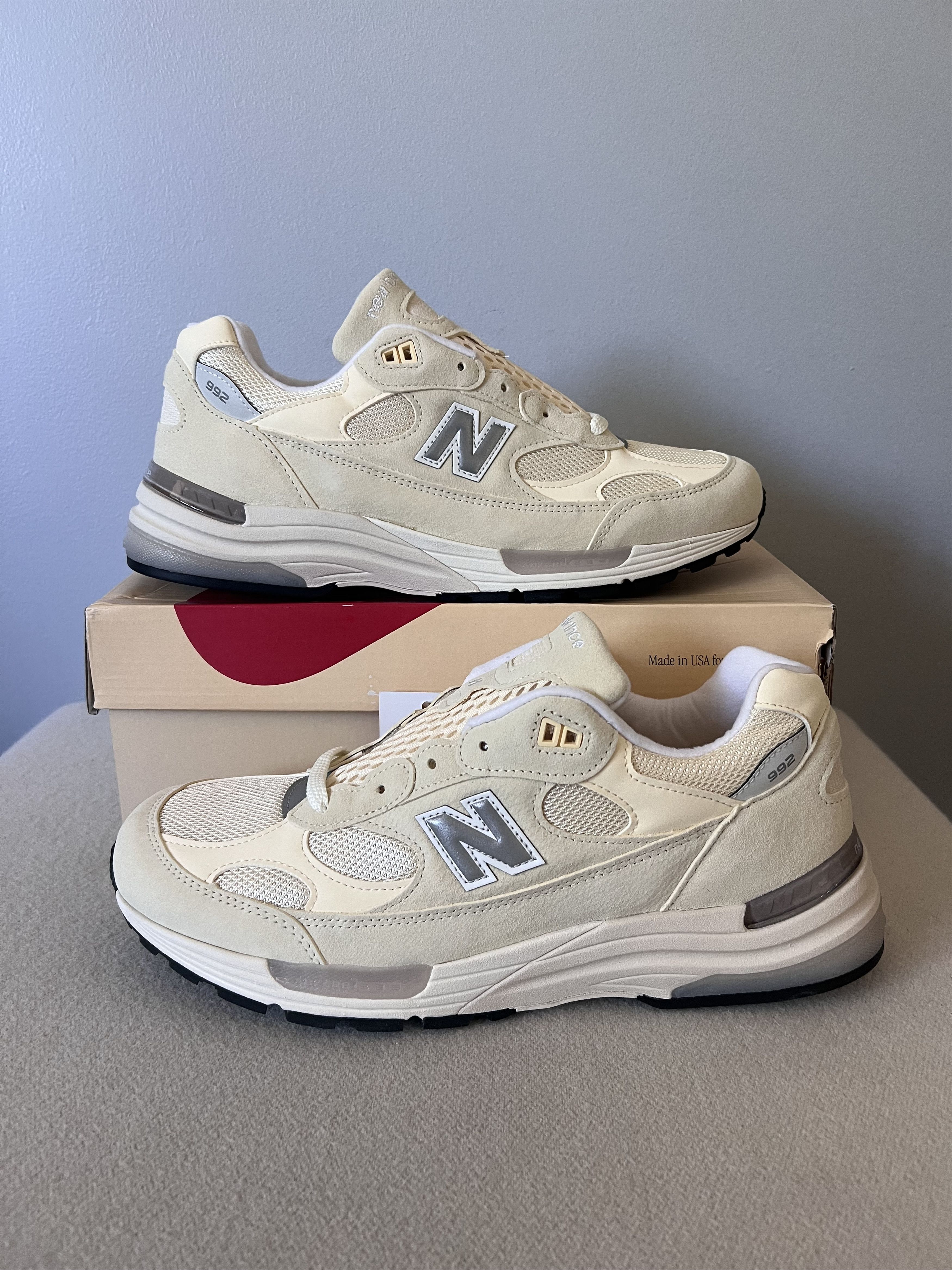 New Balance New Balance 992 in Calcium Cream Size US 11 / EU 44 - 2 Thumbnail