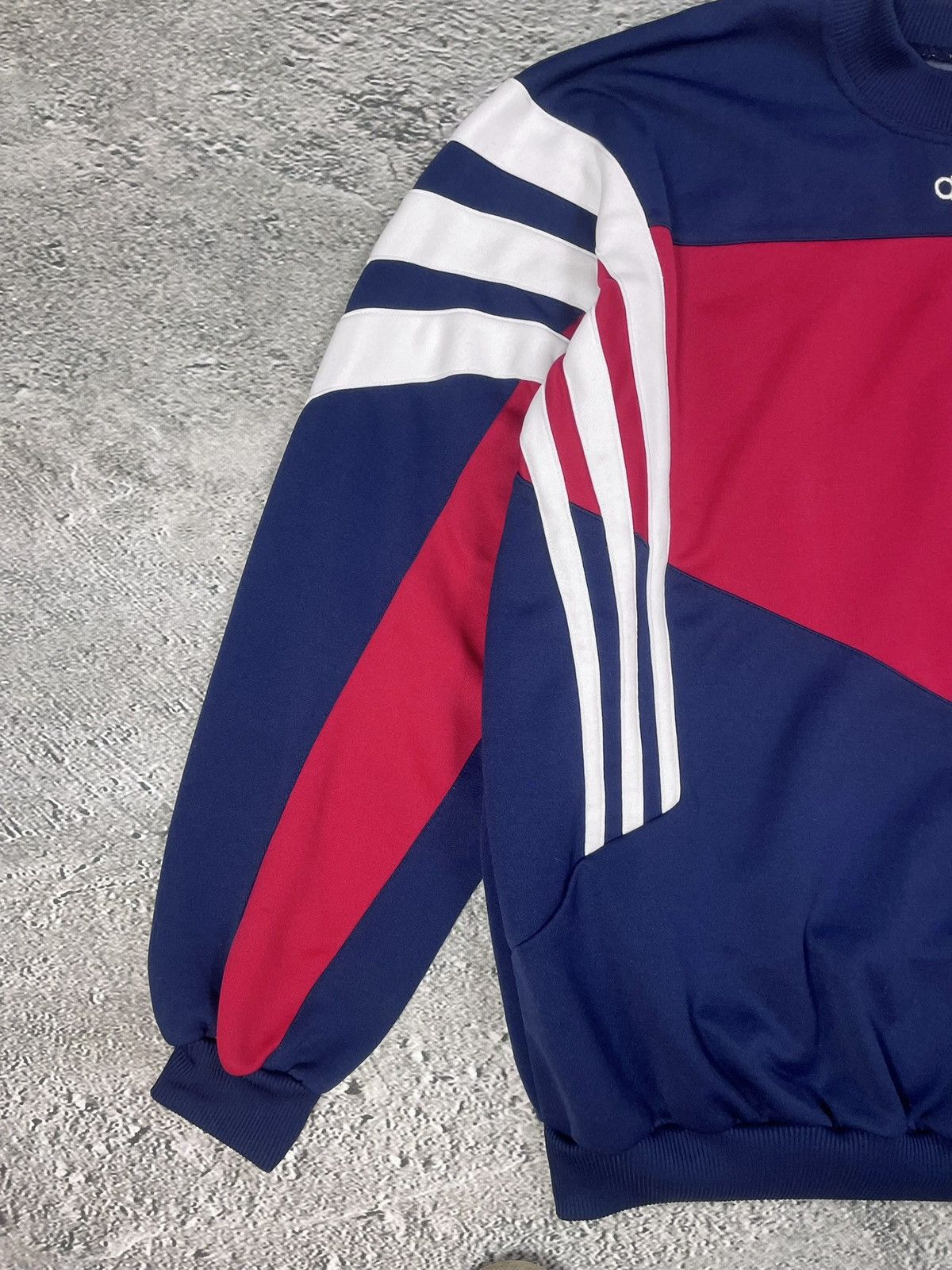 Adidas Adidas vintage sweatshirt big logo crewneck navy Red Y2K Size US L / EU 52-54 / 3 - 3 Thumbnail