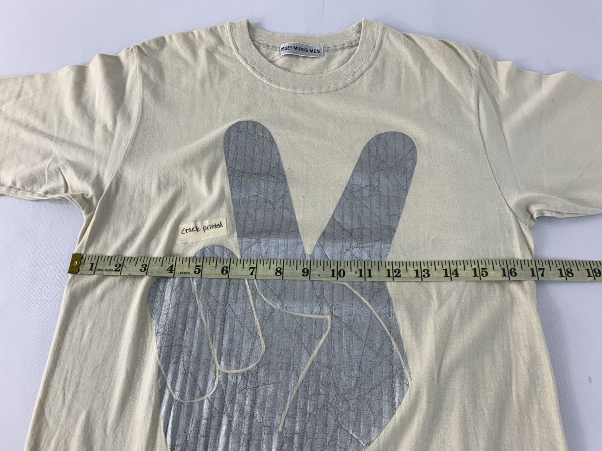 Issey Miyake Issey Miyake Men Peace Sign Hand Unisex Tee Size US S / EU 44-46 / 1 - 10 Thumbnail