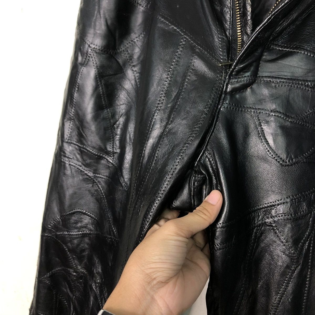 Japanese Brand 🔥RICH BLACK VINTAGE BIKER LEATHER PANTS UNBRAND ISSEY MIYAKE Size US 32 / EU 48 - 16 Thumbnail