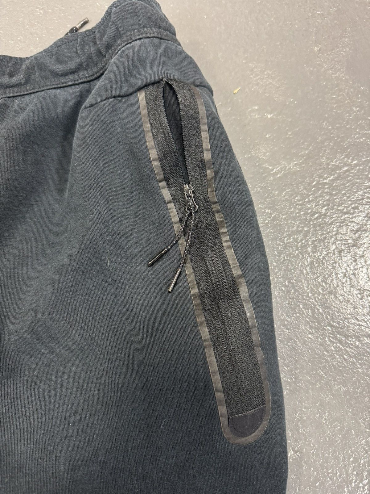 Nike Black Nike tech sweat pants Size US 40 / EU 56 - 3 Thumbnail