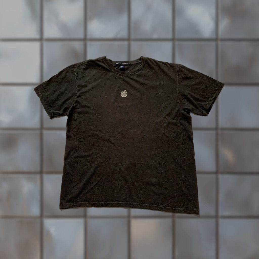 Apple VINTAGE Devon & Jones Apple Technology Faded Black Crew S/S T-Shirt Sz. L Mens Black 48in Chest 30in Length Size US L / EU 52-54 / 3 - 1 Thumbnail