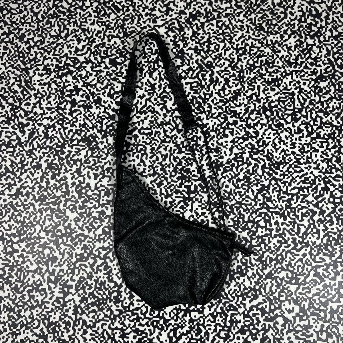 Japanese Brand Vintage Y2K Japanese Crossbody Bag Opium Style Size ONE SIZE - 4 Thumbnail