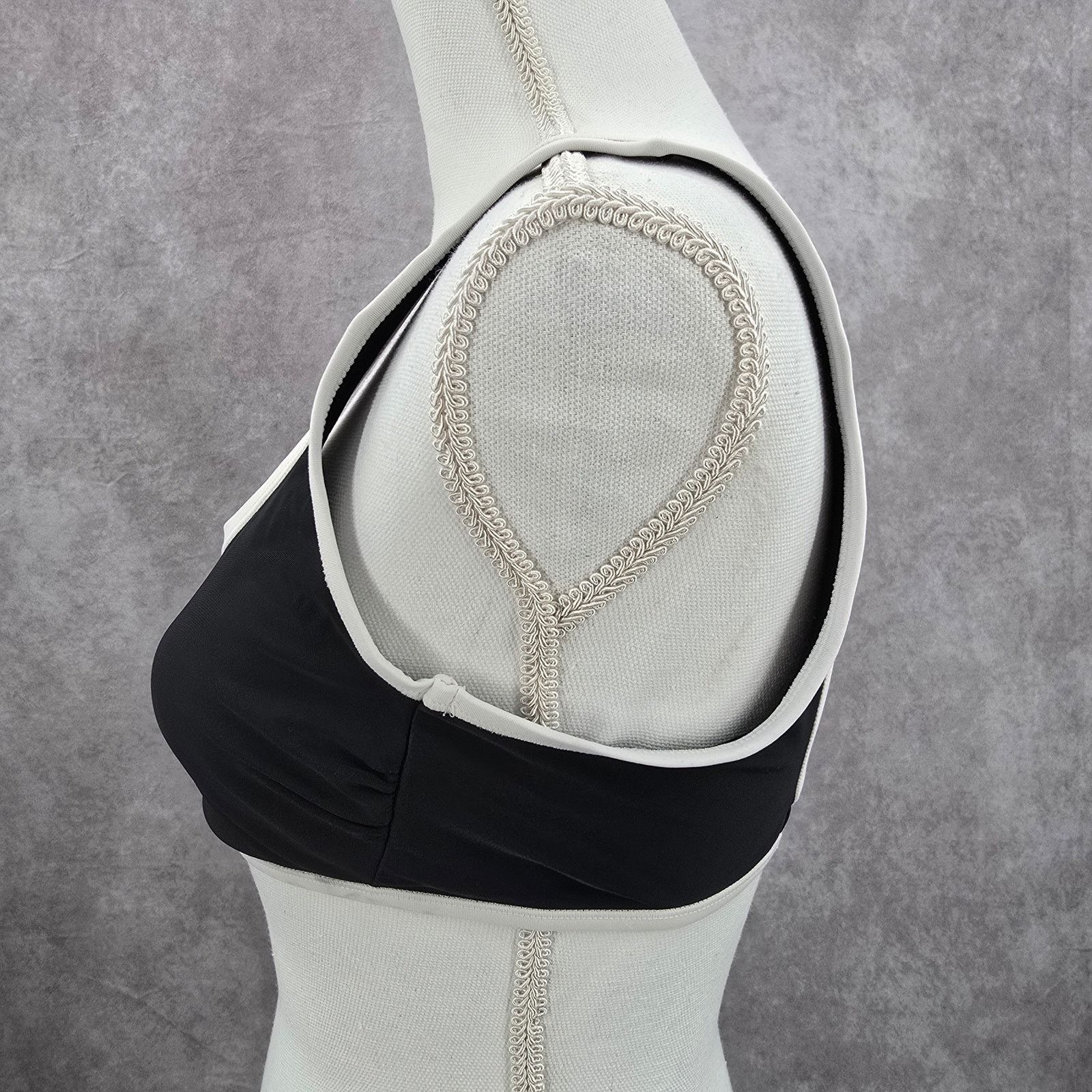 Other Xhilaration Black White Hook Bikini Top Swimwear Medium Size M / US 6-8 / IT 42-44 - 2 Thumbnail