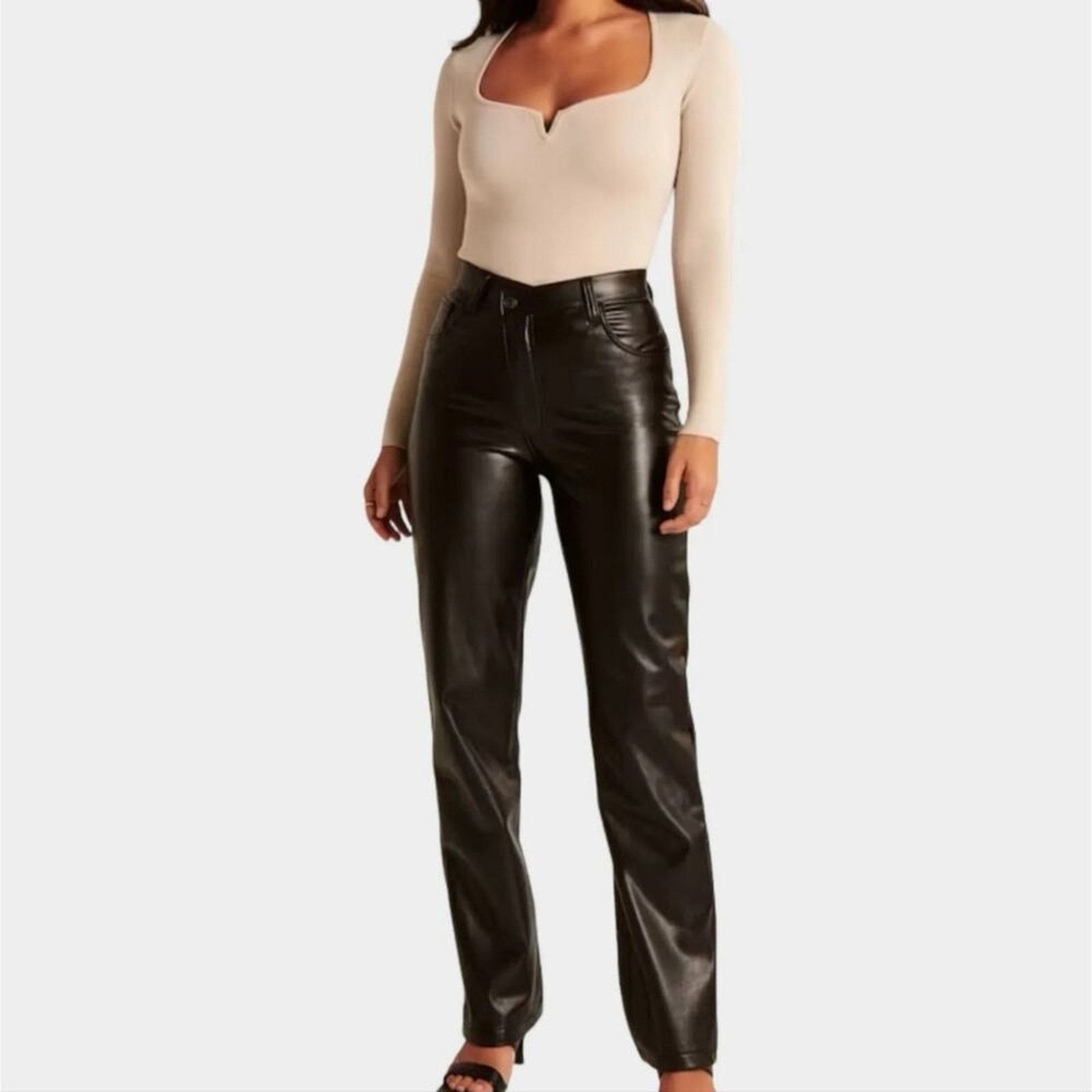 Abercrombie & Fitch Abercrombie & Fitch Criss-Cross Waist Vegan Leather 90s Sz 2 Size 26" / US 2 / IT 38 - 1 Thumbnail