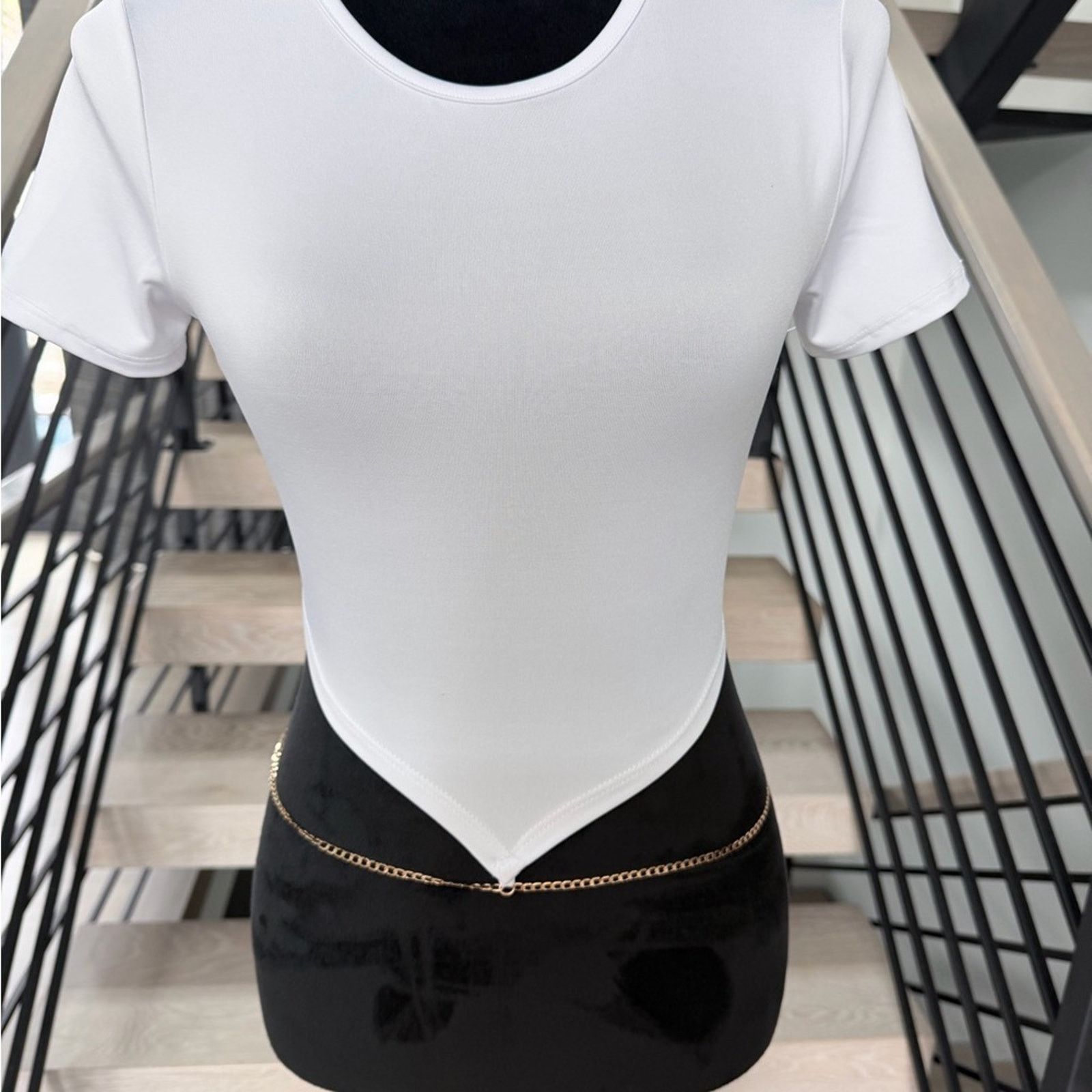 Other New Y2K White Crop Top with a chain size S Size S / US 4 / IT 40 - 1 Thumbnail